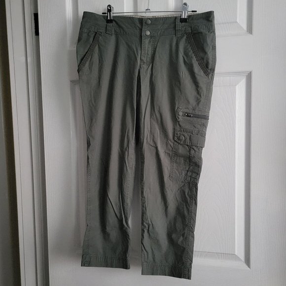 Columbia Omni Shade Cargo Capri's - Picture 1 of 14